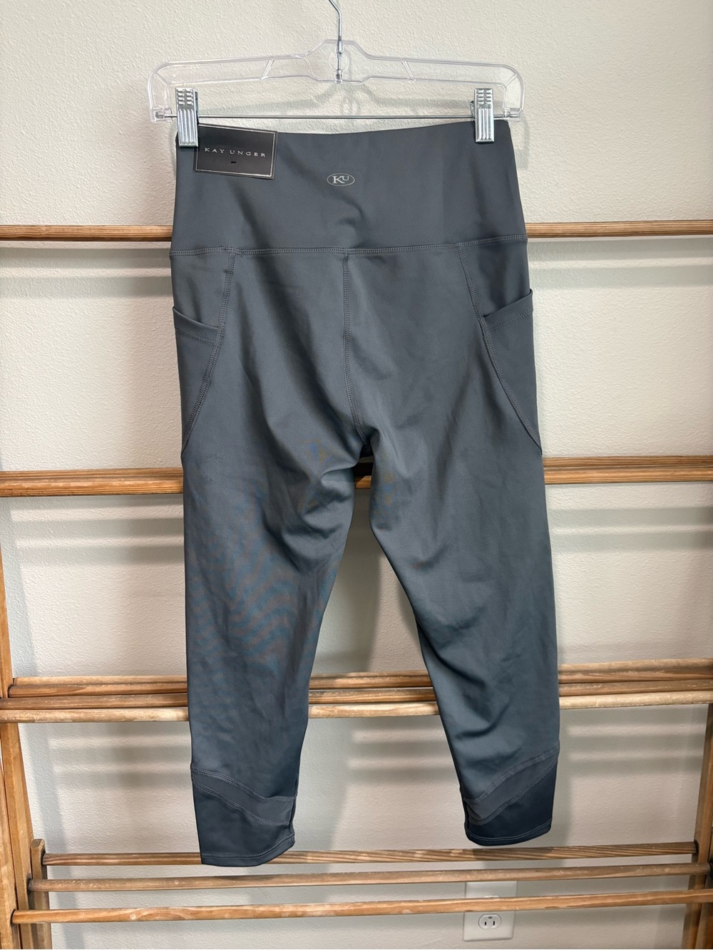 Kay Unger Grey Leggings Size Medium - Picture 2 of 8